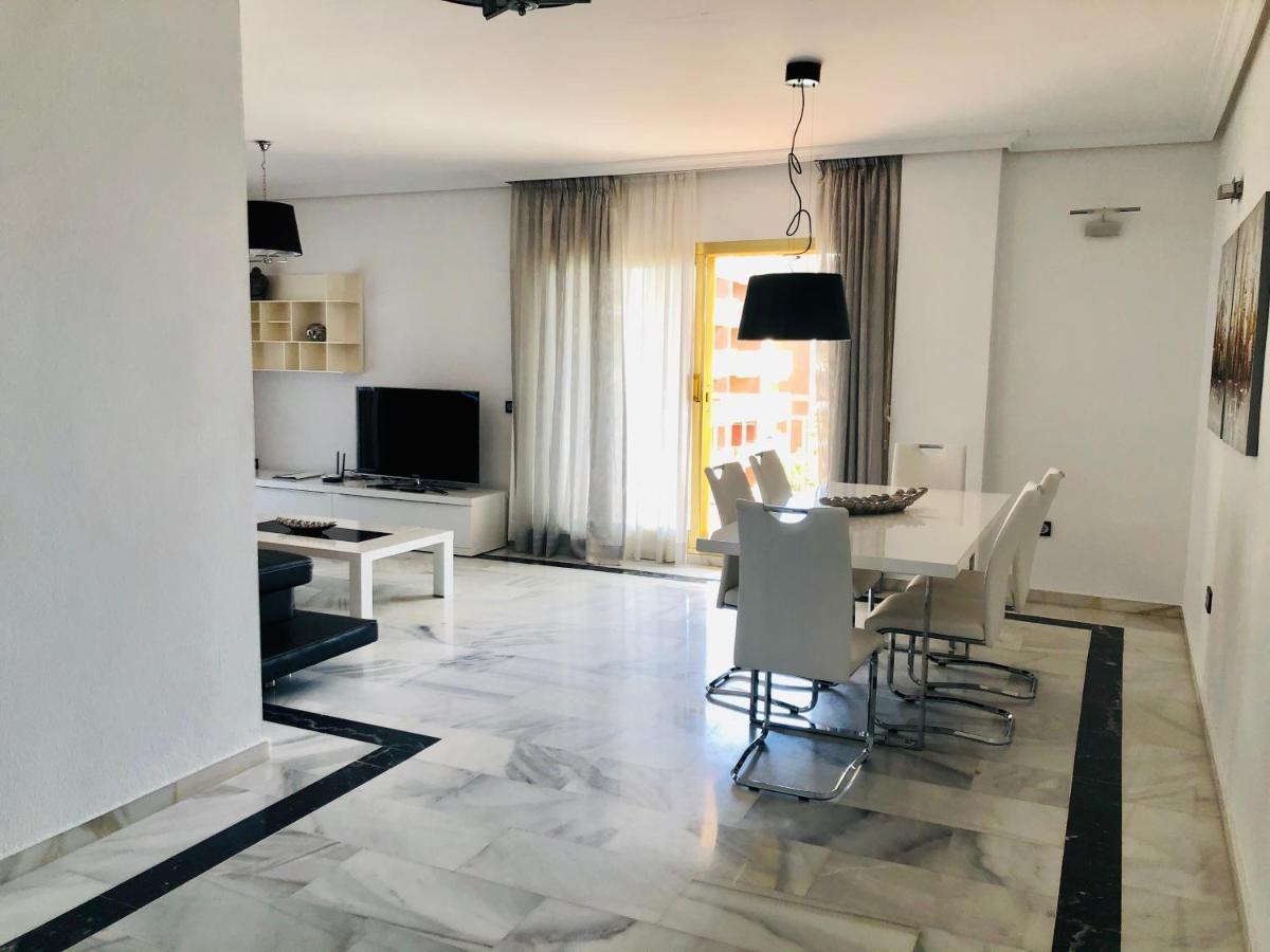 Rentcostadelsol Fuengirola Dona Sofia A Exterior foto