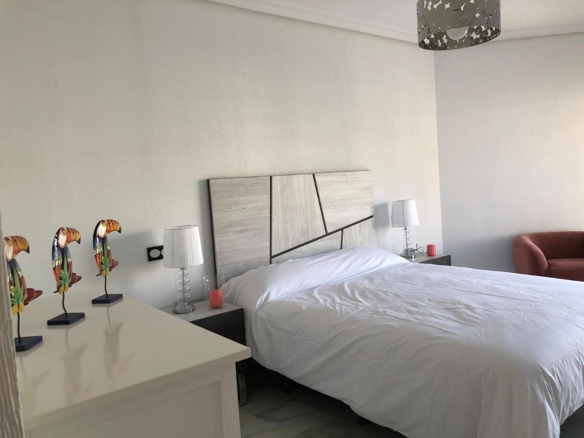 Rentcostadelsol Fuengirola Dona Sofia A Exterior foto